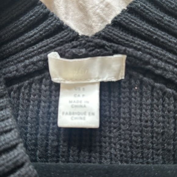 Black sweater v neck vest - Picture 4 of 6